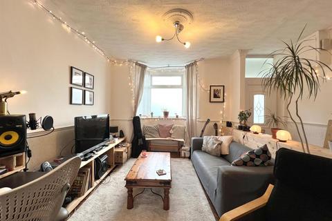 3 bedroom terraced house to rent, Clarence Road, London E17