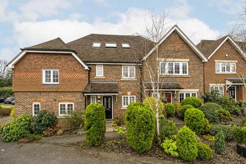 3 bedroom house for sale, Doresa Close, Addlestone KT15