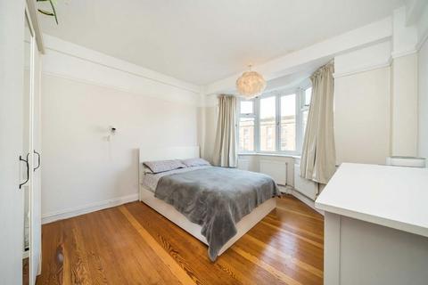 1 bedroom flat for sale, Streatham High Road, London SW16