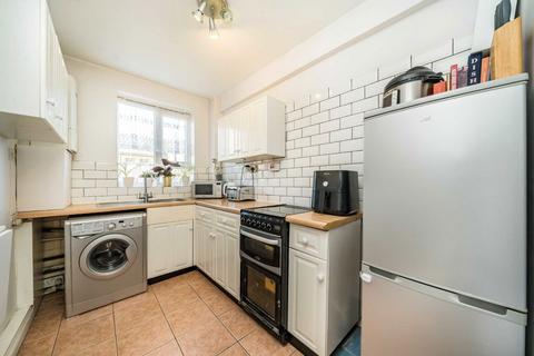 1 bedroom flat for sale, Streatham High Road, London SW16