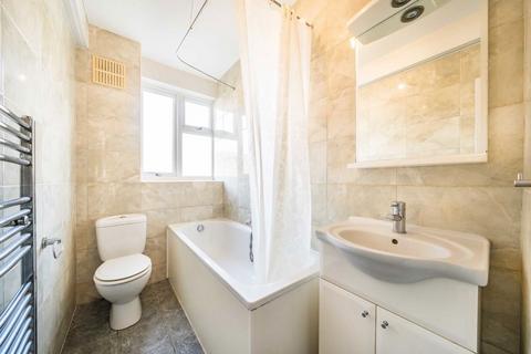 1 bedroom flat for sale, Streatham High Road, London SW16