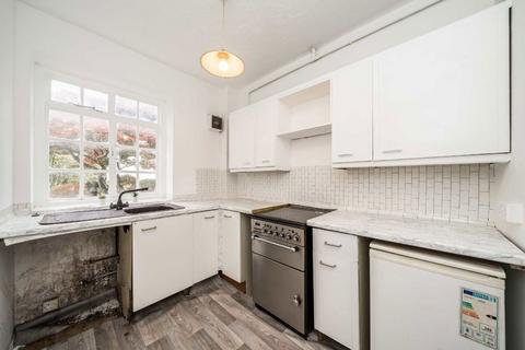 2 bedroom flat for sale, Streatham Hill, London SW2