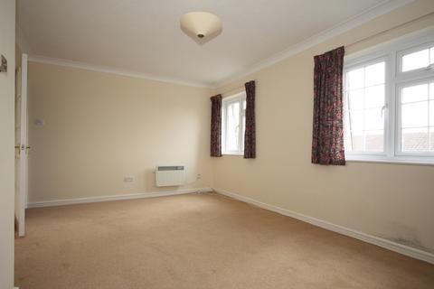 1 bedroom flat to rent, Langley Walk, Woking GU22