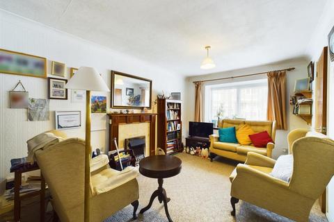 69 Fairmead Close, Nottingham, NG3 3EQ