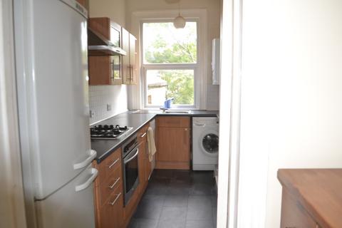 2 bedroom flat to rent, Ellison Road, London SW16