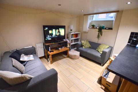 4 bedroom terraced house to rent, BILLS INCLUDED - Harold Place, Hyde Park, Leeds, LS6, Leeds LS6