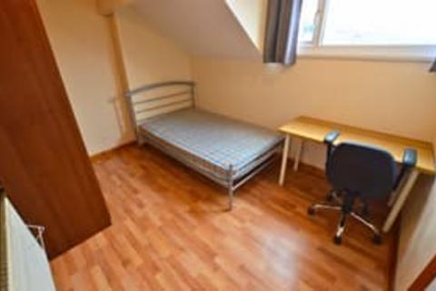 4 bedroom terraced house to rent, BILLS INCLUDED - Harold Place, Hyde Park, Leeds, LS6, Leeds LS6