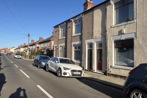 2 bedroom terraced house to rent, Welldeck Road