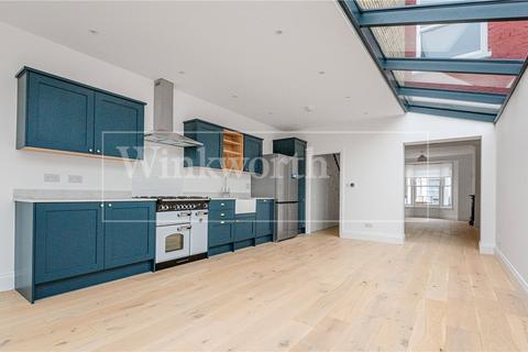 3 bedroom terraced house to rent, Victor Road, London, NW10