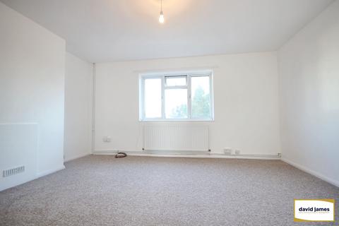 2 bedroom flat to rent, Weston Grove, Bromley