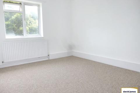 2 bedroom flat to rent, Weston Grove, Bromley