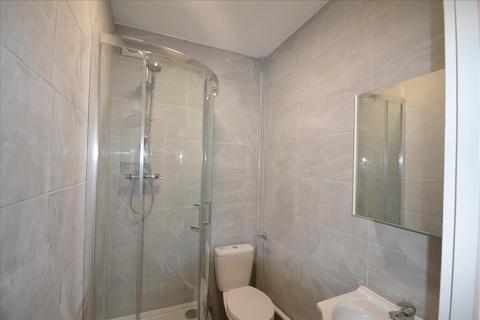 3 bedroom flat to rent, Kilburn High Road, London, NW6