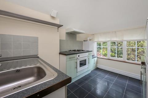 2 bedroom flat to rent, Cannon Road, London N14