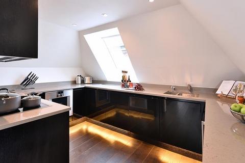 2 bedroom apartment to rent, Duke Street, London W1K