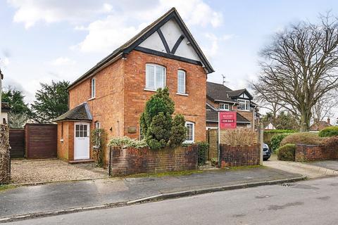 3 bedroom detached house for sale, Southmead Road, Aldershot