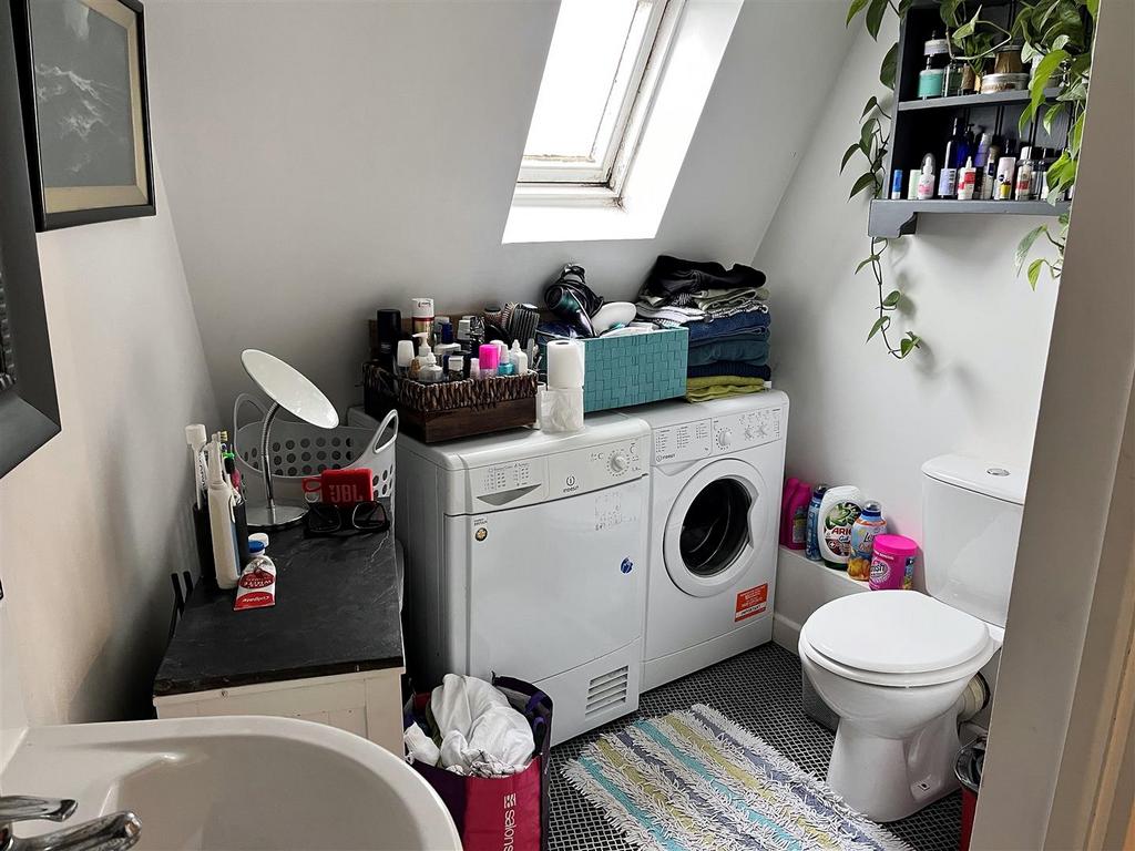 Bathroom.jpg