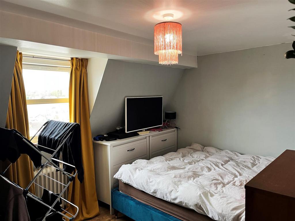 Bedroom 2.jpg