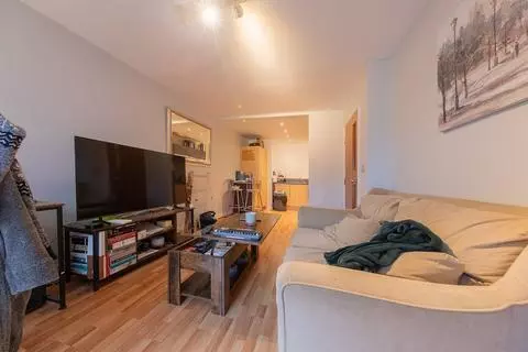 1 bedroom flat for sale - Photo 8