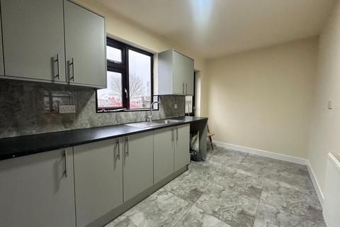 2 bedroom semi-detached house to rent, Hardy Road, Wednesbury WS10