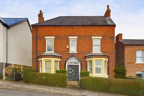 31 Robinson Road, Nottingham, NG3 6BB