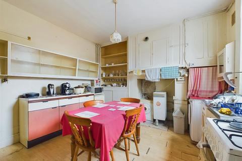 31 Robinson Road, Nottingham, NG3 6BB