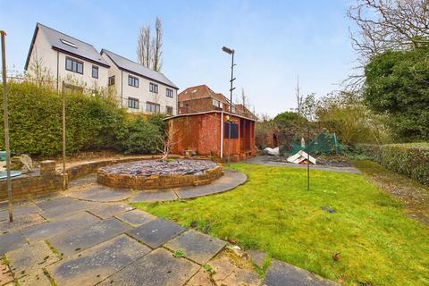 31 Robinson Road, Nottingham, NG3 6BB