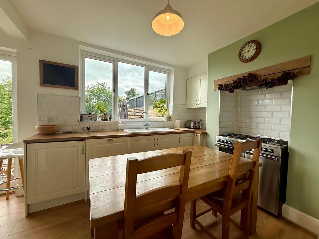 Dining kitchen