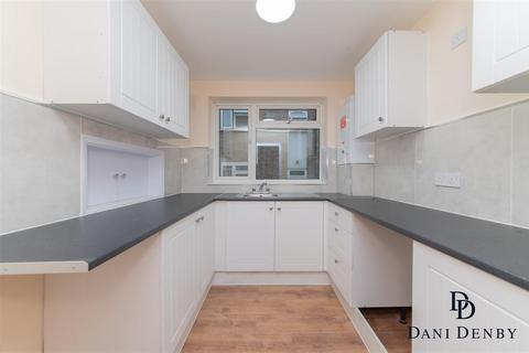 2 bedroom flat for sale, London Road, Stanmore HA7