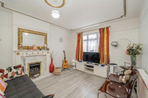 3 bedroom house for sale, Cricklade Avenue, London SW2