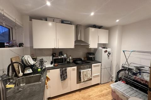 1 bedroom apartment to rent, Sycamore Hill,  London,  N11