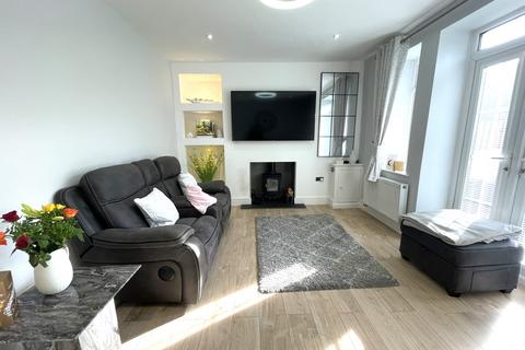 72 Park View, Abercynon, Mountain Ash, CF45 4TR