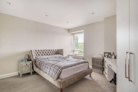 2 bedroom flat for sale, Buckingham House East, Stanmore, STANMORE, HA7