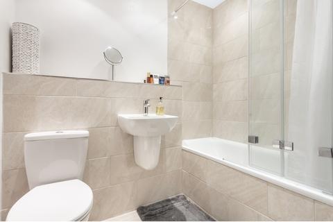 2 bedroom flat to rent, Overhill Road Dulwich SE22