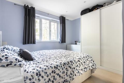 2 bedroom flat to rent, Overhill Road Dulwich SE22