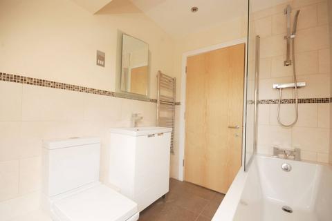 2 bedroom flat to rent, Wandle Road, Morden, SM4