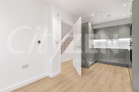 3 bedroom house to rent, Felix Road, London W13