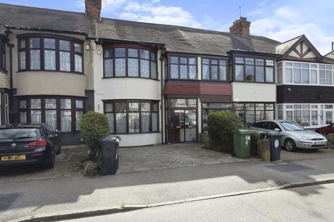 3 bedroom terraced house for sale, Coningsby Gardens, Chingford, London