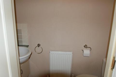 4 bedroom townhouse to rent, Crofters Court, Doncaster