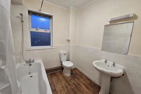 3 bedroom house to rent, Speranza Street, London