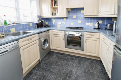 3 bedroom semi-detached house for sale, Quail Avenue, Bradford BD6