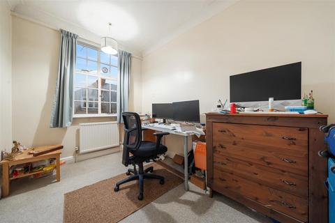 2 bedroom apartment to rent, Glenloch Road, Belsize Park, NW3