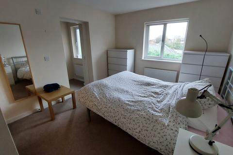 2 bedroom flat for sale, Clos Dewi Sant, Cardiff, CF11