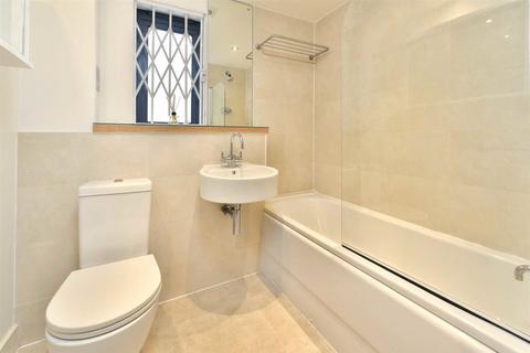 1 bedroom flat to rent, Waterloo Road, London SE1