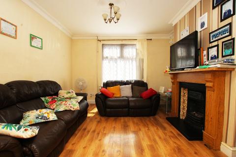 3 bedroom terraced house for sale, Regent Street, Kettering, Northamptonshire, NN16