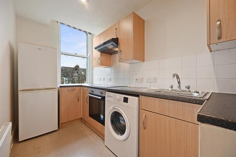 2 bedroom flat for sale, Heathfield Road, London