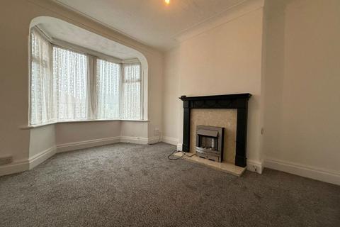 3 bedroom semi-detached house to rent, Collins Avenue, Blackpool, Lancashire