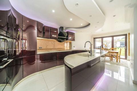 5 bedroom semi-detached house for sale, Bridge Way, Whitton TW2