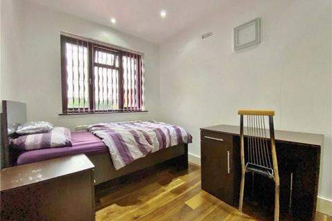 2 Bridge Way, Twickenham, TW2 7JJ