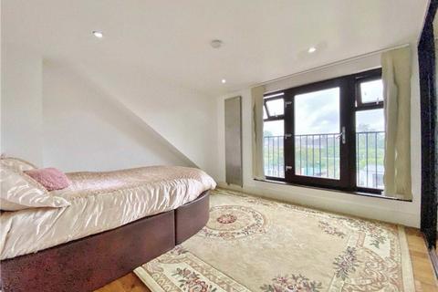 2 Bridge Way, Twickenham, TW2 7JJ