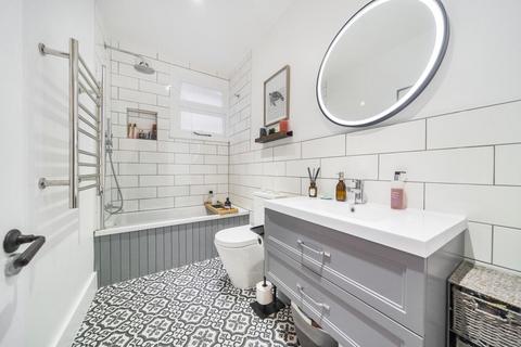 37 Waldron Road, London, SW18 3TB